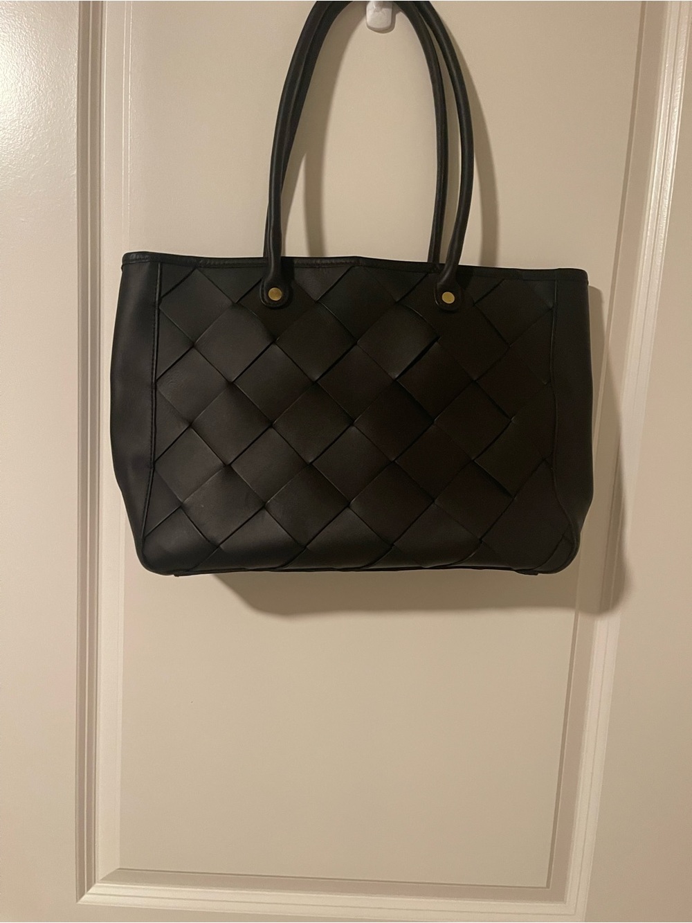 Nisolo Weave Tote
4”
17”
10”
No Flaws